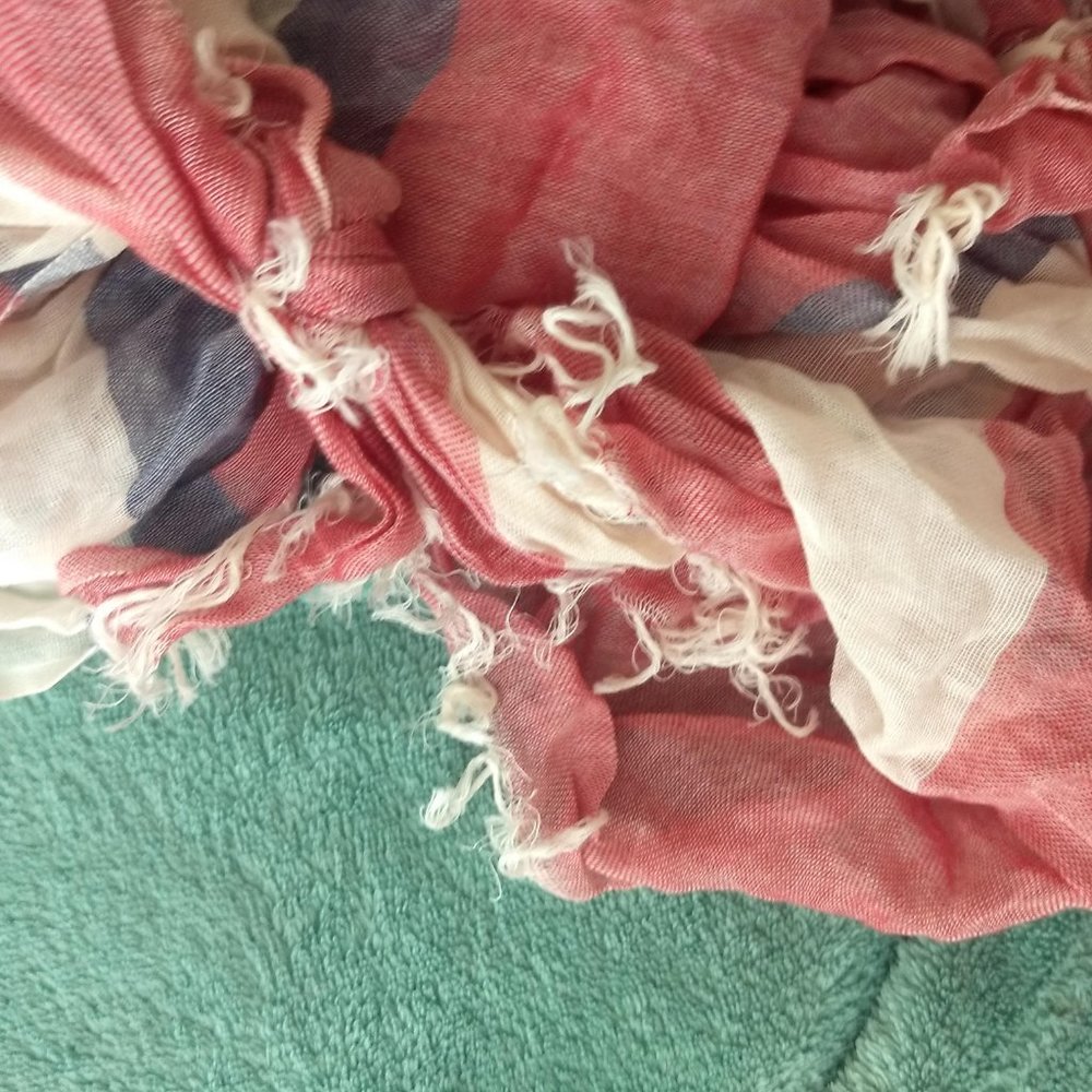 Scarves (5 Included) - Picture 16 of 16